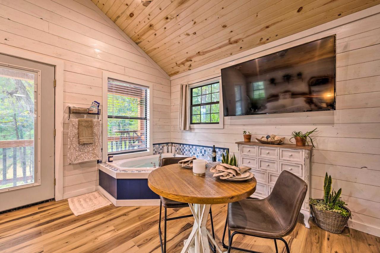 Romantic Broken Bow Cabin With Jacuzzi And Fire Pit! ภายนอก รูปภาพ
