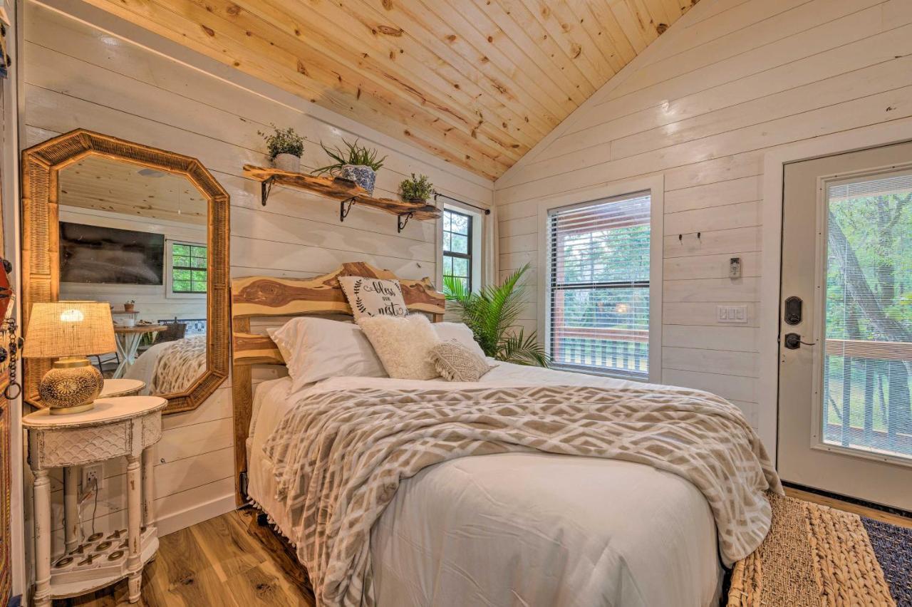 Romantic Broken Bow Cabin With Jacuzzi And Fire Pit! ภายนอก รูปภาพ