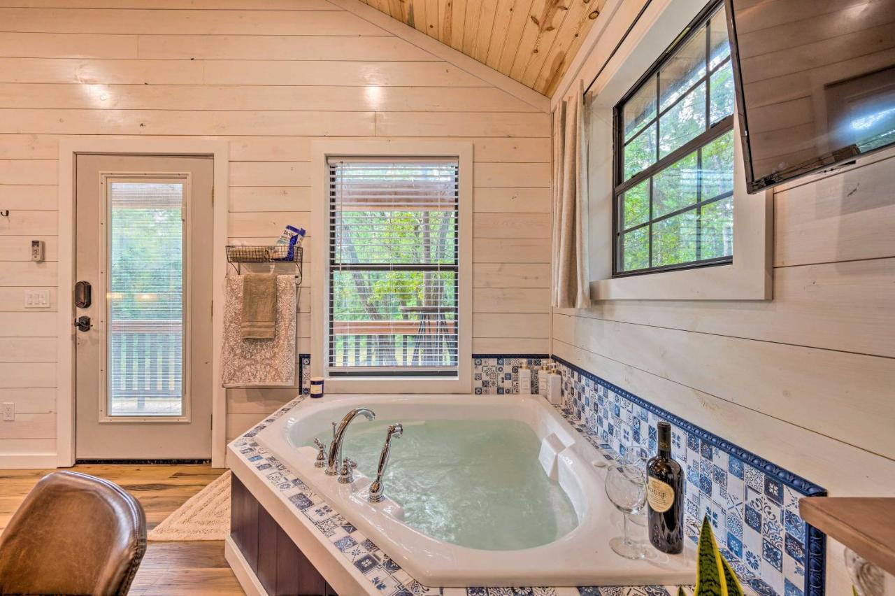Romantic Broken Bow Cabin With Jacuzzi And Fire Pit! ภายนอก รูปภาพ